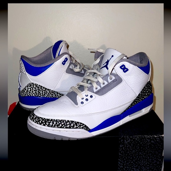 I’m selling this Jordan 3 racer blue size 11 need it off my hands - Picture 1 of 5